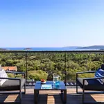 Nuciola Villa