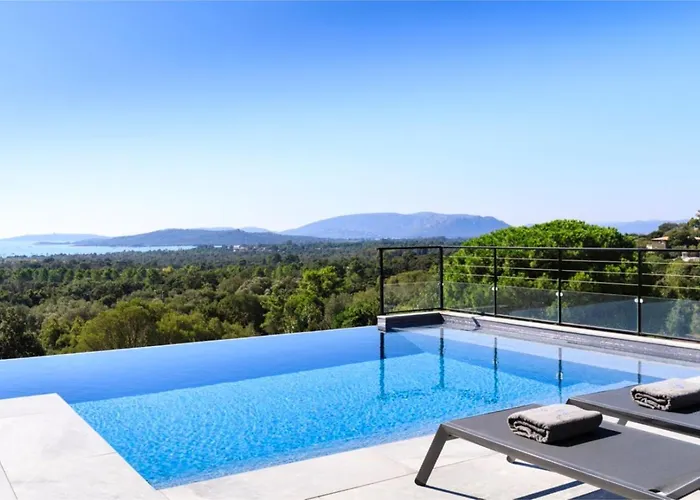 Nuciola Villa *